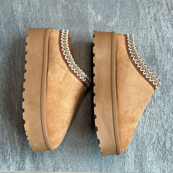 NEW Platform Slip On Clog Slippers Sherpa Faux Fur Lining Camel Brown Size 7 - Picture 5 of 13